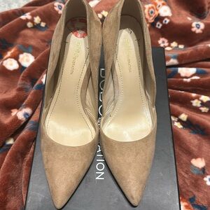 Nude heels. Worn but in good condition. Broken in. Size 6 BCBG